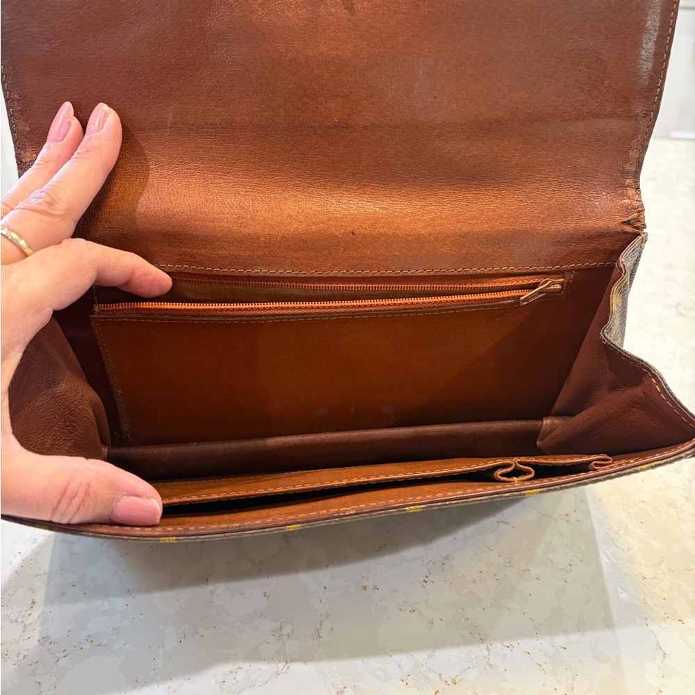 Designer Monogram Vintage Leather Clutch Bag - Picture 7 of 14